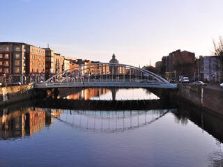 Dublin river Liffey marathon